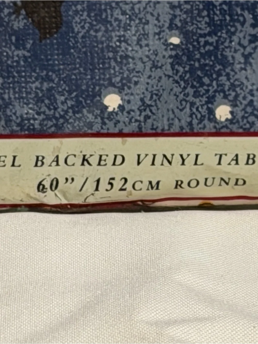 DEBBIE MUMM 60” ROUND FLANNEL BACK VINYL TABLECLOTH CHRISTMAS SNOWMAN HOLIDAY